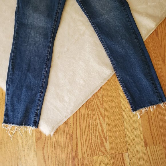 FOREVER 21 STRETCH FRAYED HEM SKINNY JEANS - Picture 4 of 8